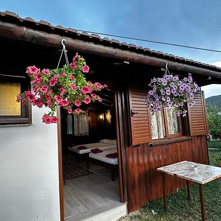 בראט Guest House Gorani מראה חיצוני תמונה