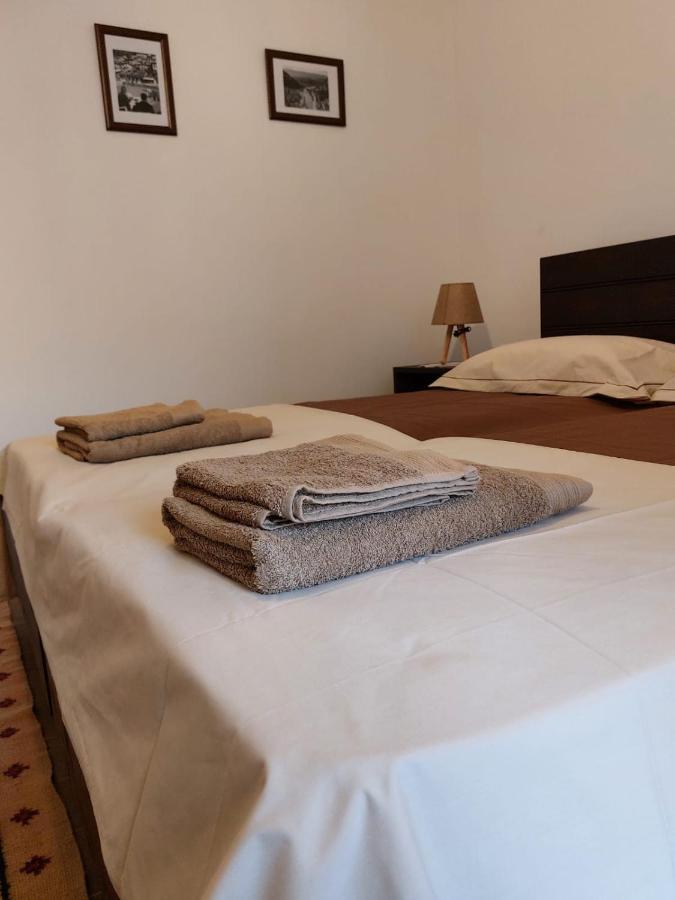 בראט Guest House Gorani מראה חיצוני תמונה