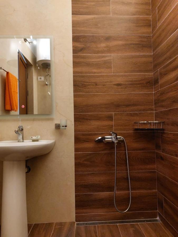 בראט Guest House Gorani מראה חיצוני תמונה