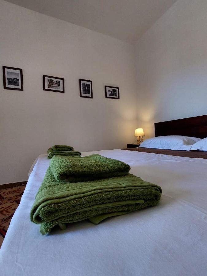 בראט Guest House Gorani מראה חיצוני תמונה