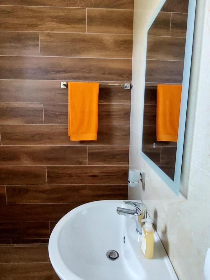 בראט Guest House Gorani מראה חיצוני תמונה
