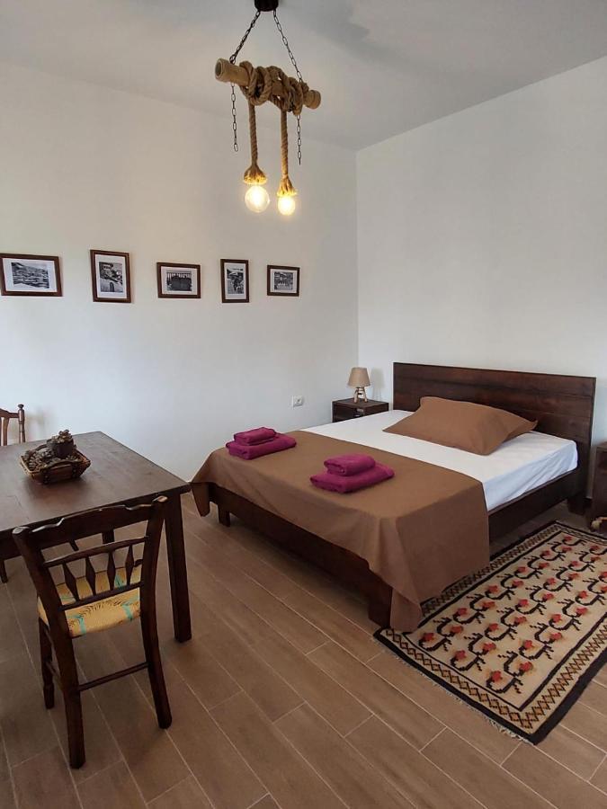 בראט Guest House Gorani מראה חיצוני תמונה