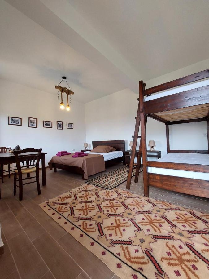 בראט Guest House Gorani מראה חיצוני תמונה