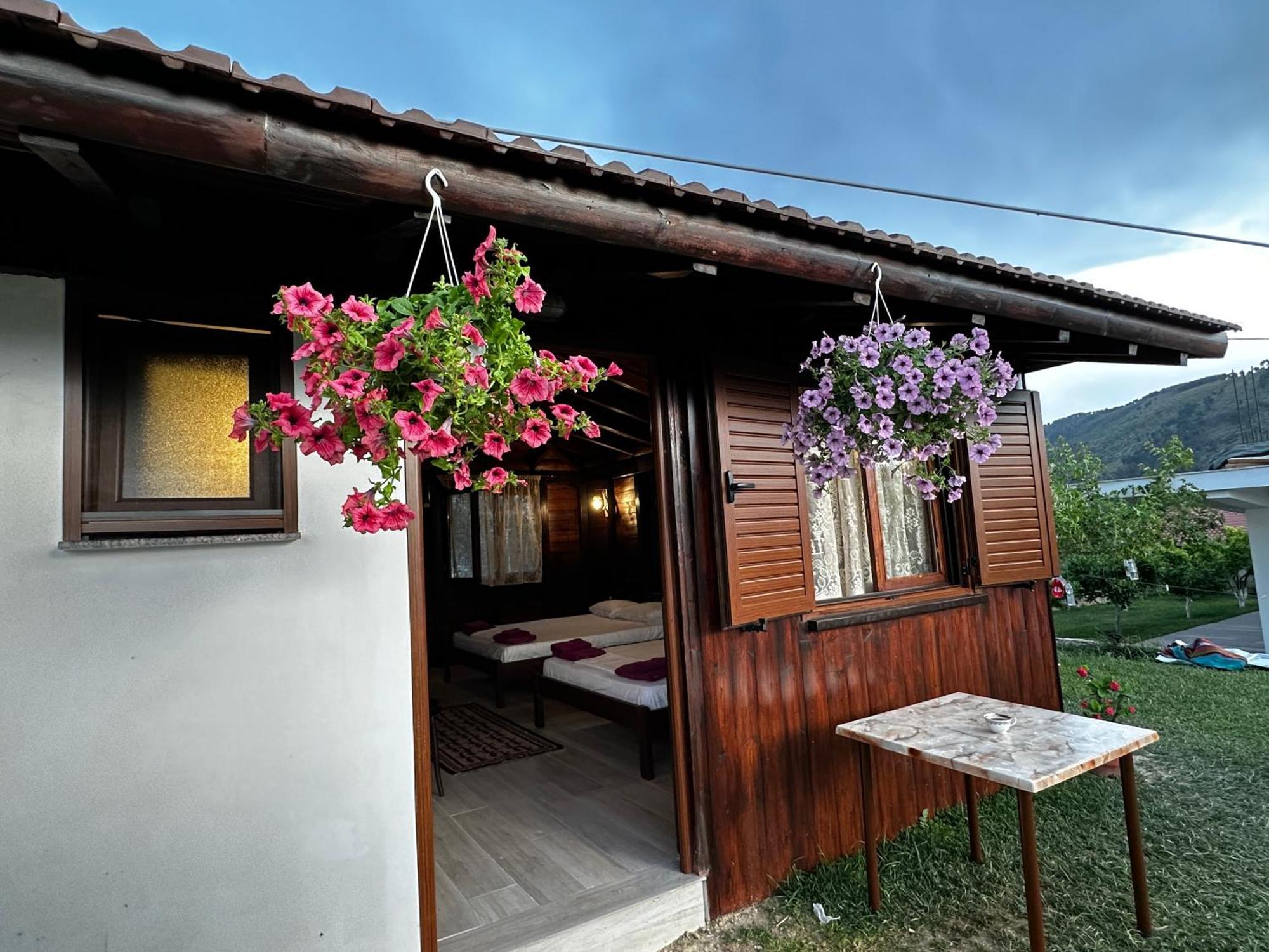 בראט Guest House Gorani מראה חיצוני תמונה