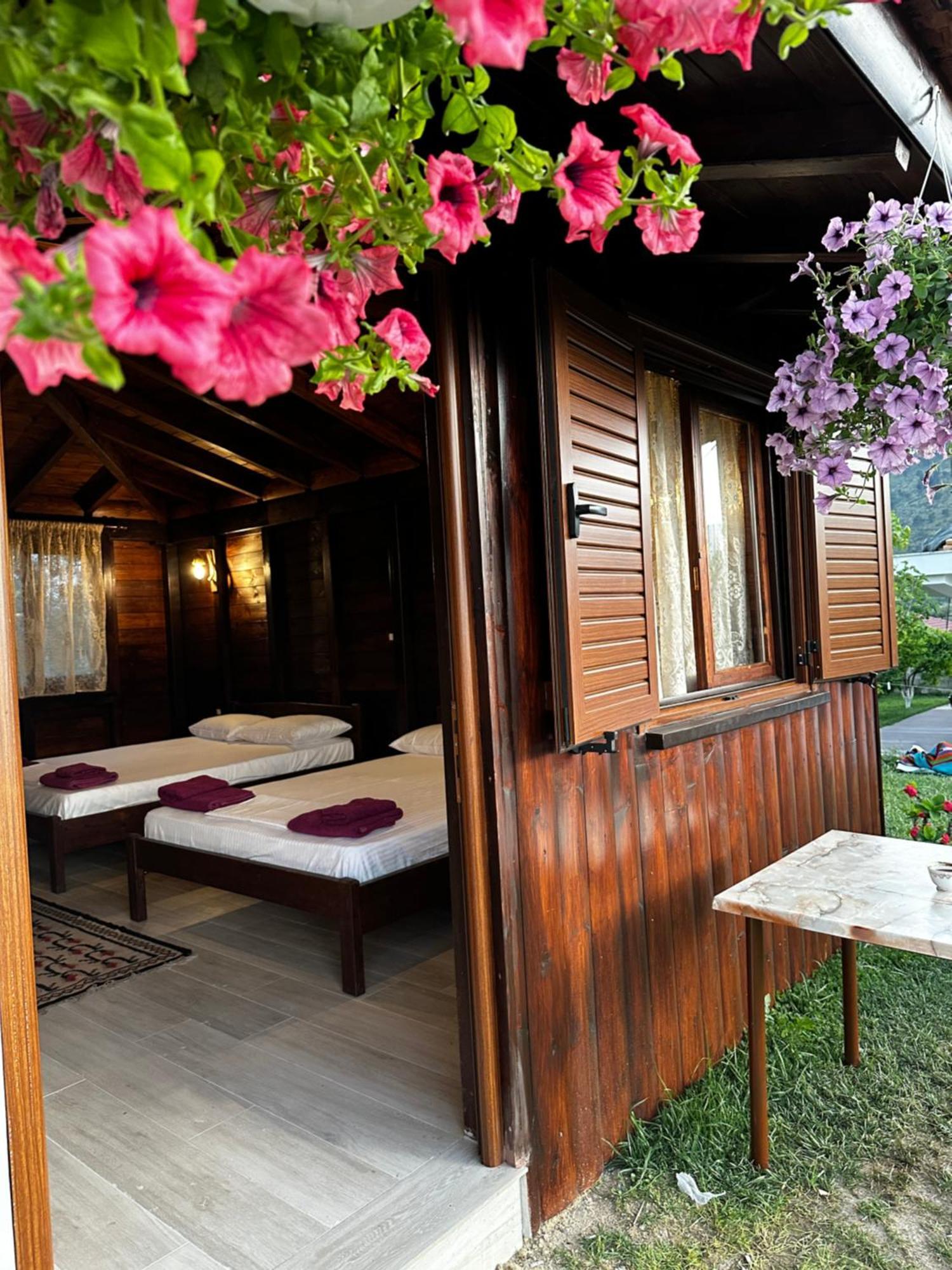 בראט Guest House Gorani מראה חיצוני תמונה